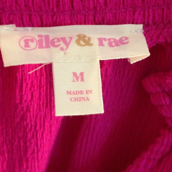 Riley & Rae Long Sleeve Peplum Top Pink M NWT - Picture 2 of 6